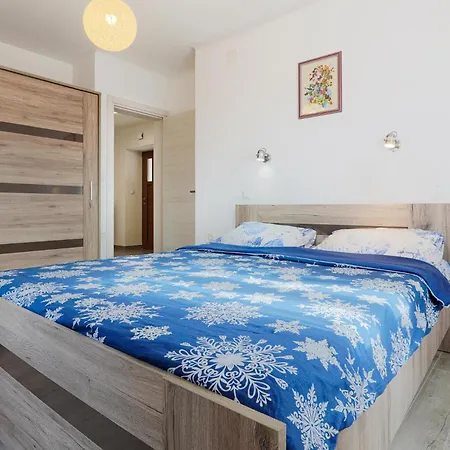 2 Bedroom Stunning In Dom wakacyjny Kastav
